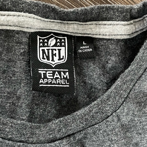 NFL Gray Short Sleeve Tee with Bengals Graphic Print - Picture 5 of 5